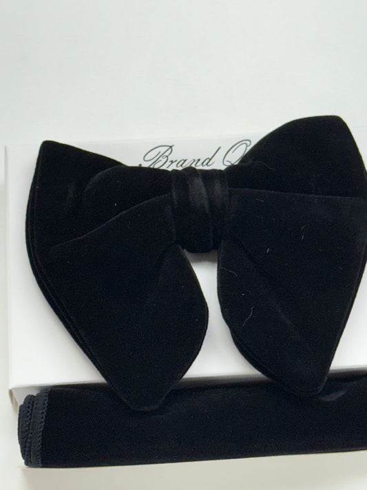 Long Bowtie and Pocket Square Set Black