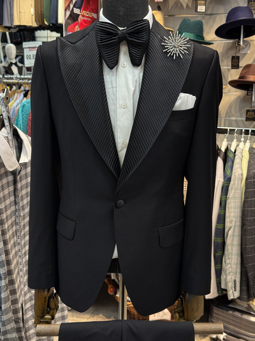 The Nightfall Pleated Lapel Tuxedo
